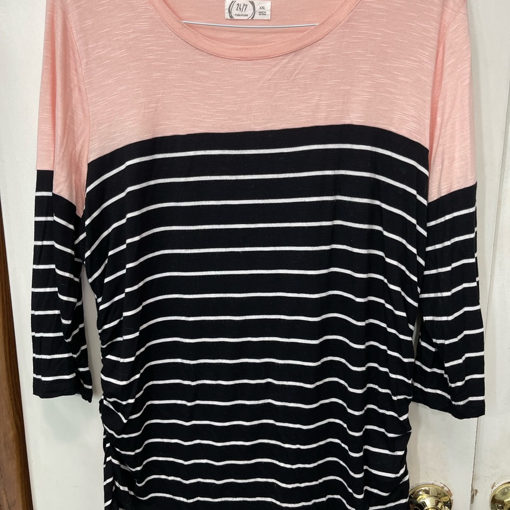 24/7 stripped 3/4 sleeve Tee.  Black, white, each colors.